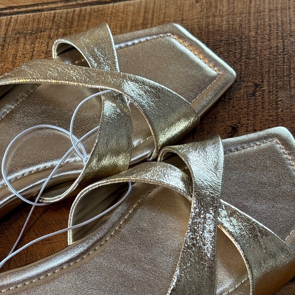 NEW H&M Womens Gold Metallic Sandals Slides Dressy Size 9 - Picture 8 of 8
